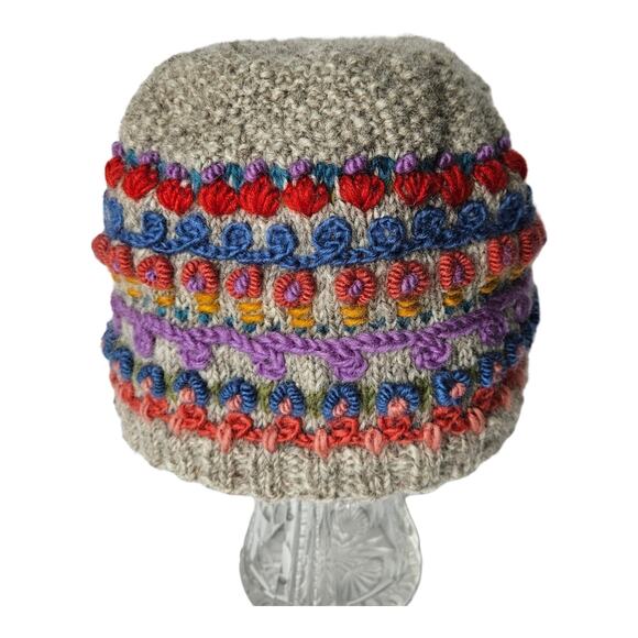 LOST HORIZONS Women's Beanie Hat Hand Knit Wool Nepal Embroidered Fleece Lined - Picture 4 of 7